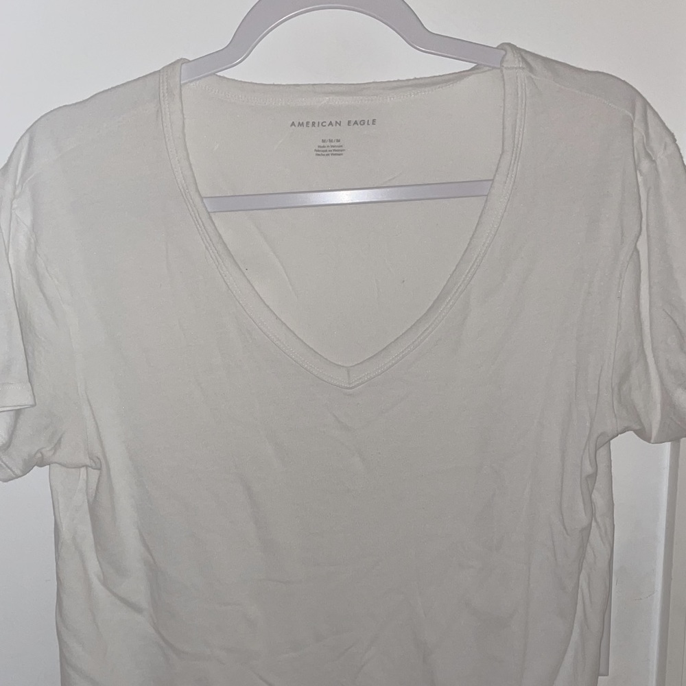 White American Eagle tee shirt
